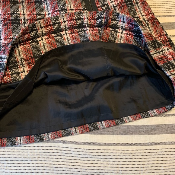 Tweed skirt with leather trim - Picture 4 of 4